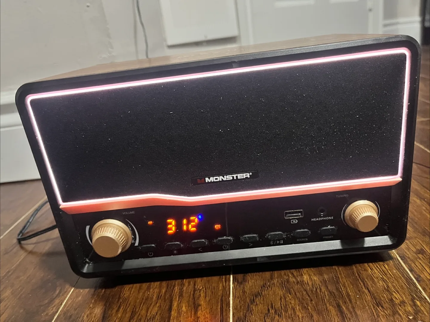 Monster Retro Bluetooth Speaker with Wireless Charging image indicator(5)