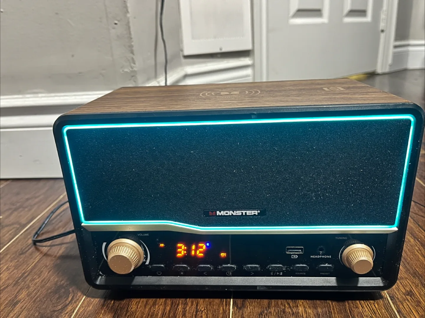 Monster Retro Bluetooth Speaker with Wireless Charging image indicator(2)