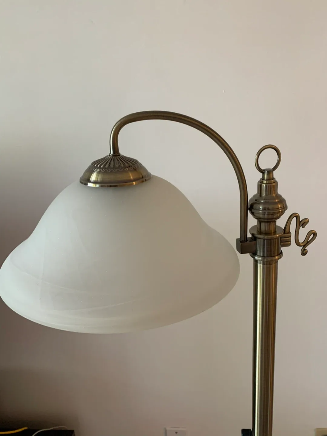 Antique brass floor lamp image indicator(3)