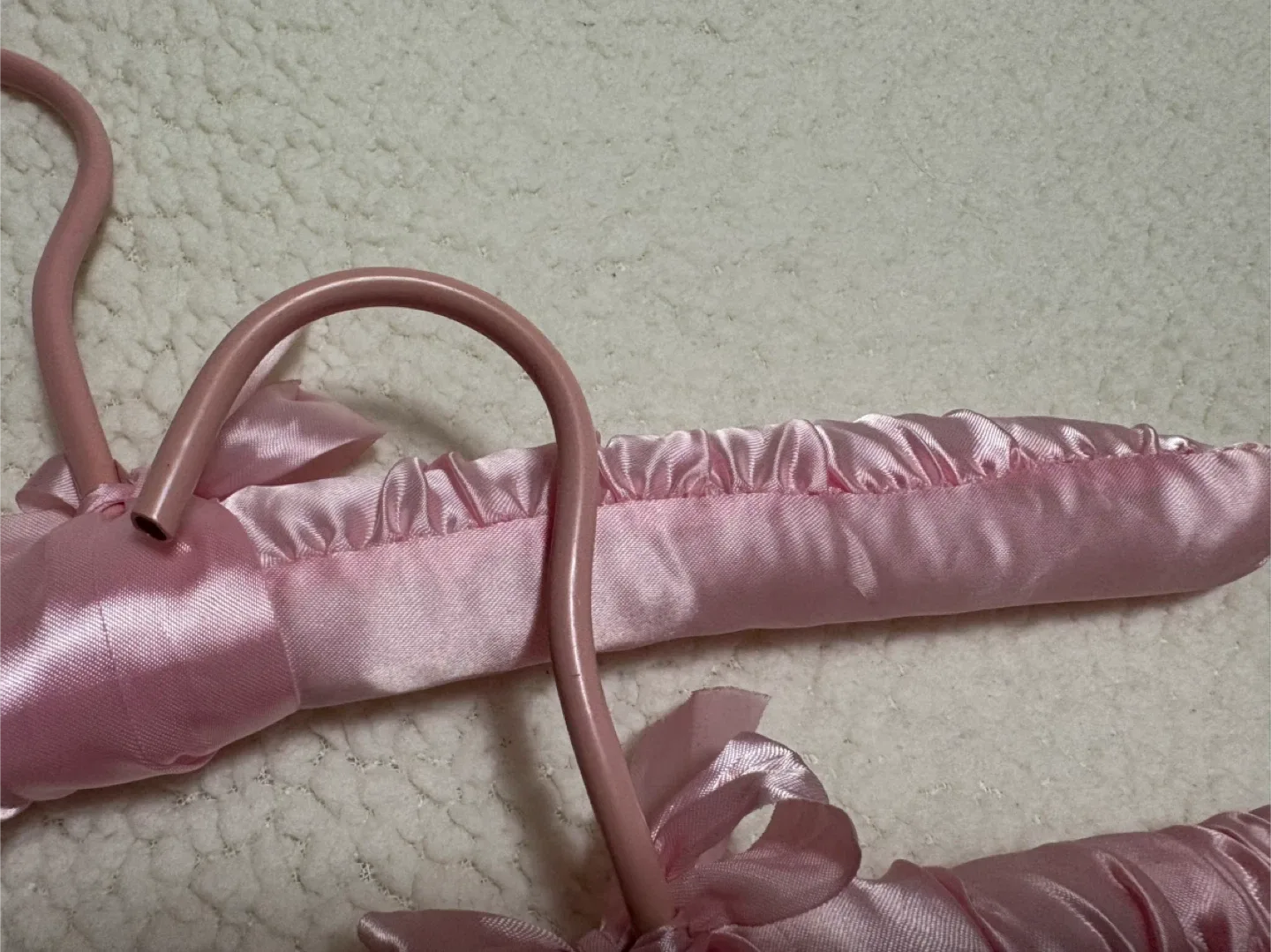 Satin Padded Hangers with Bows - Set of 5 image indicator(4)