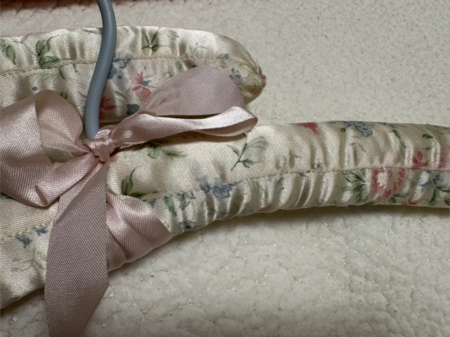 Satin Padded Hangers with Bows - Set of 5 image indicator(5)