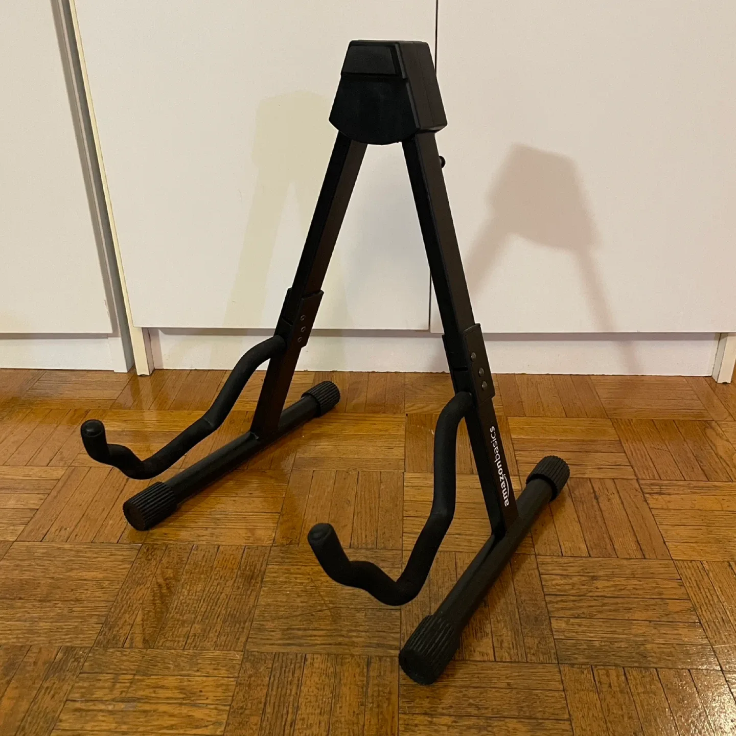 Adjustable Folding Guitar Stand image indicator(6)