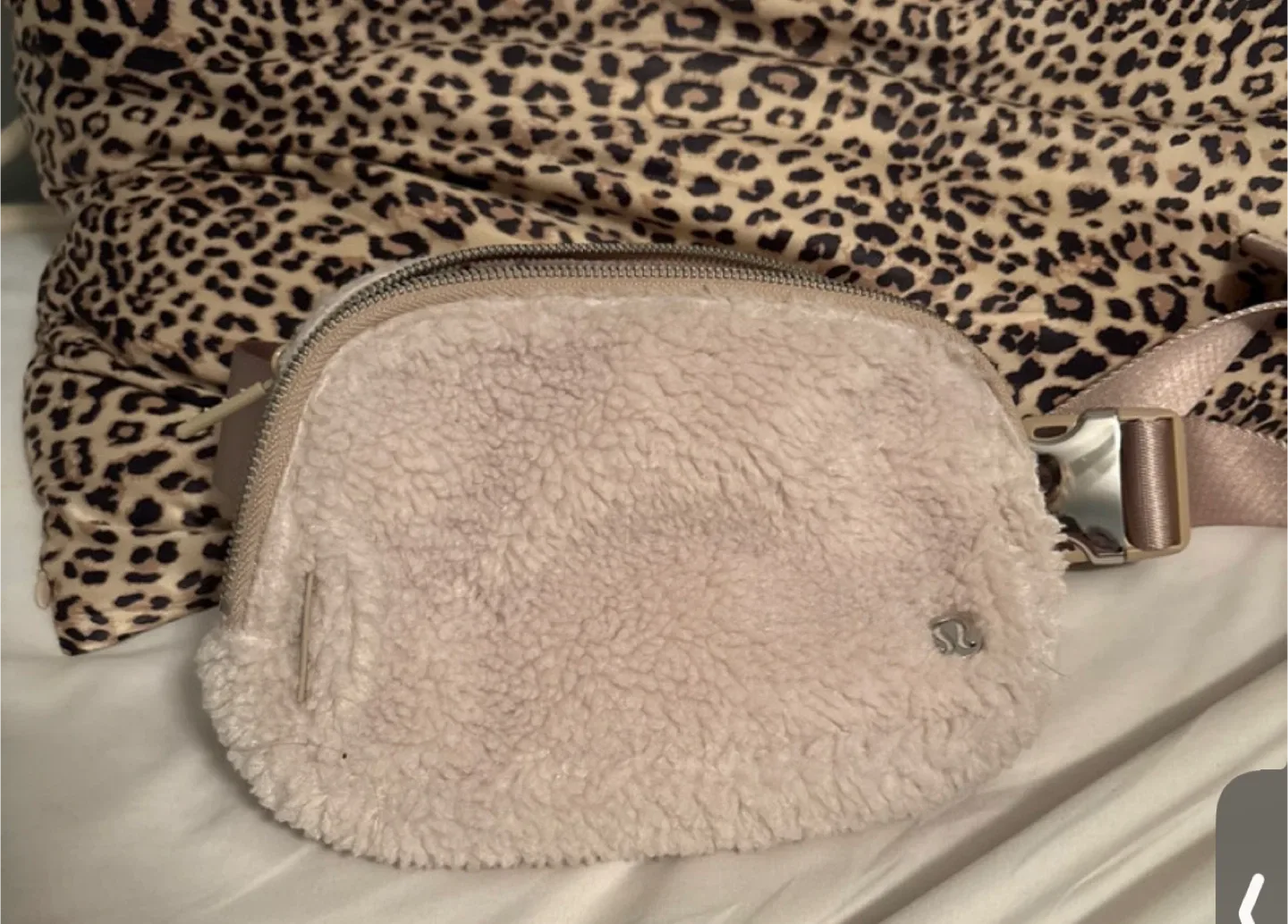 Lululemon Fleece Belt Bag 1L trench white thumbnail