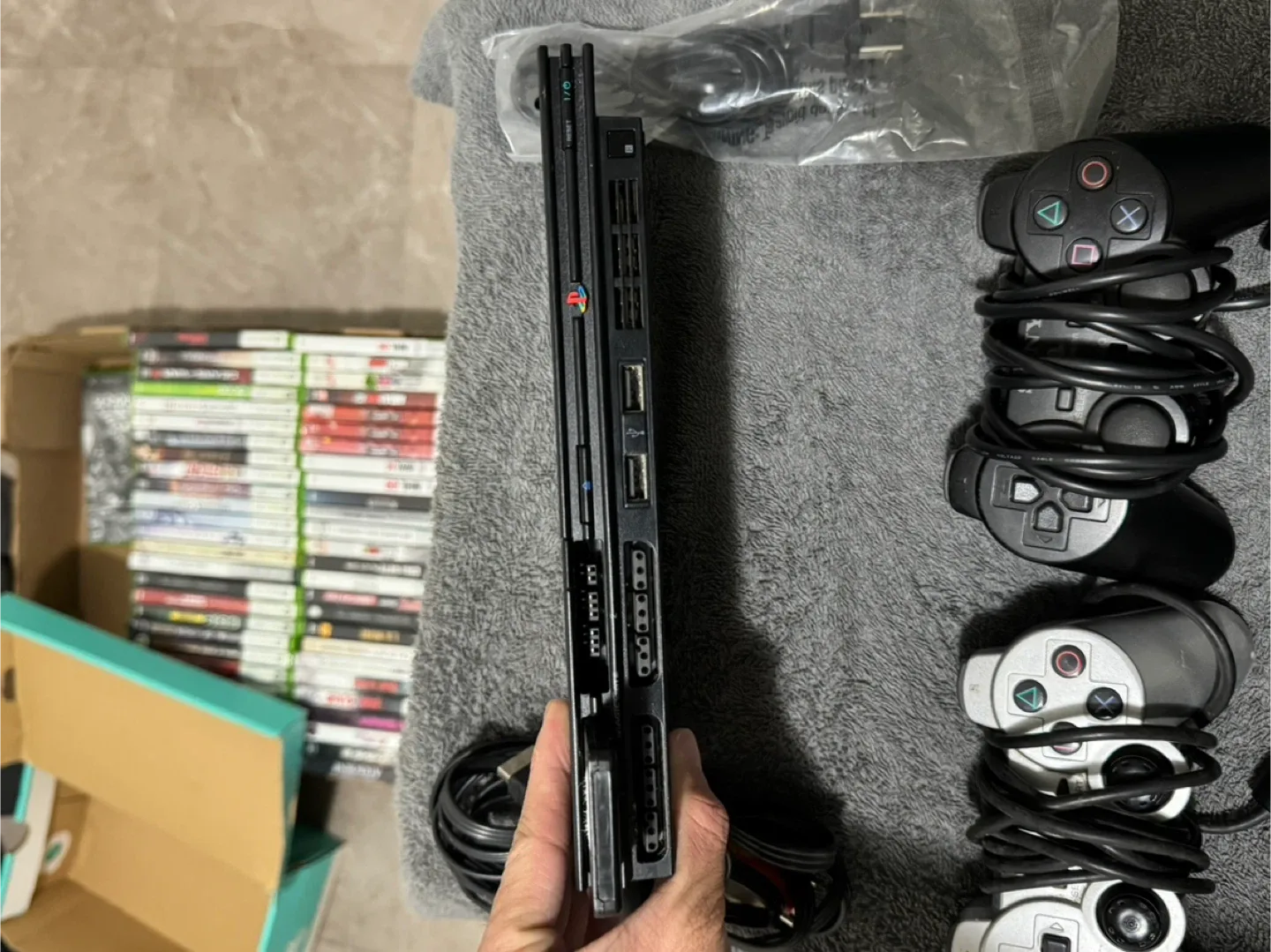 Sony PlayStation 2 (PS2) Console Bundle image indicator(2)