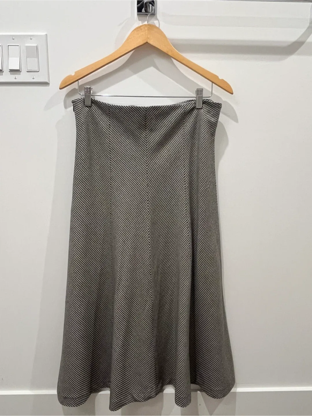 Zara Houndstooth Skirt - Size L image indicator(2)