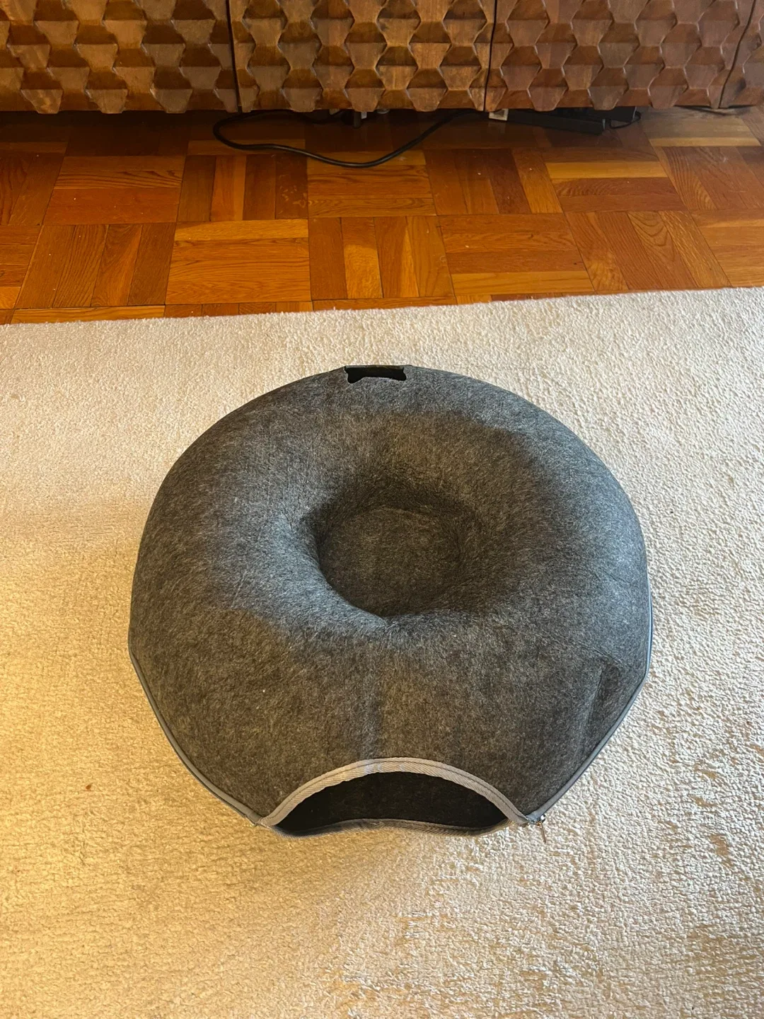 🥕 Meow Mansion Large Cat Cave Donut - Cat Tunnel image indicator(2)