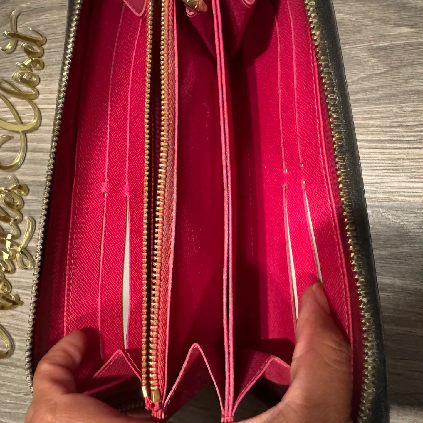 Authentic Louis Vuitton Multicolor black Zippy Wallet - photo 4