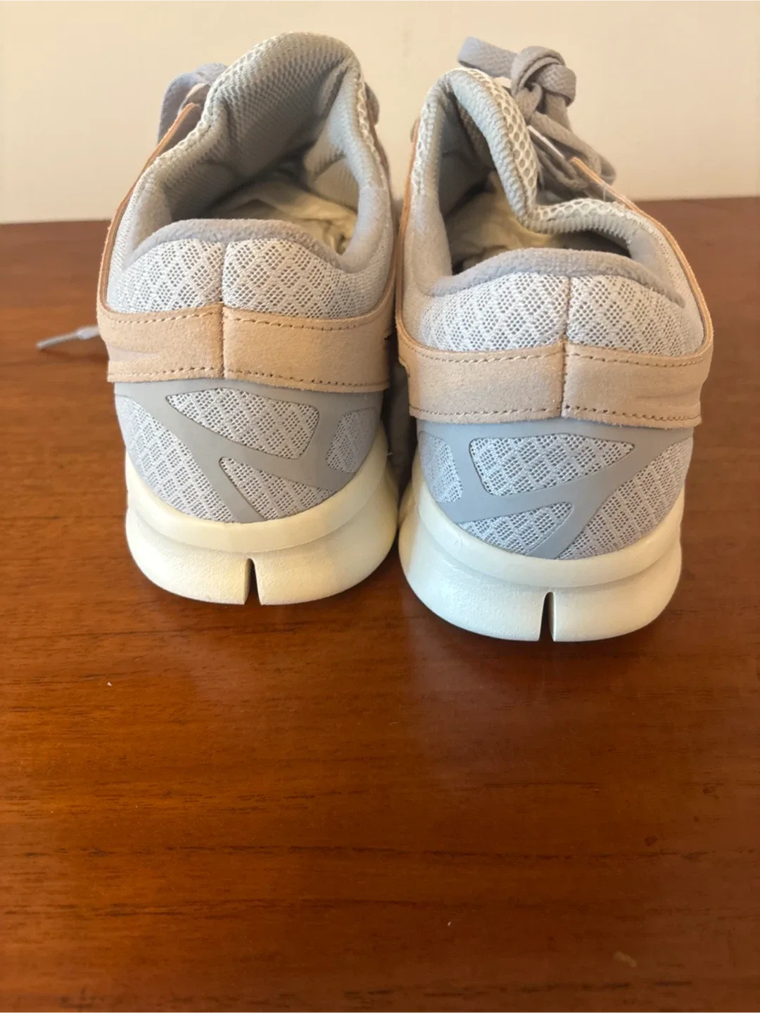 New Nike Free Run 2 Sneakers - Size 12 image indicator(3)