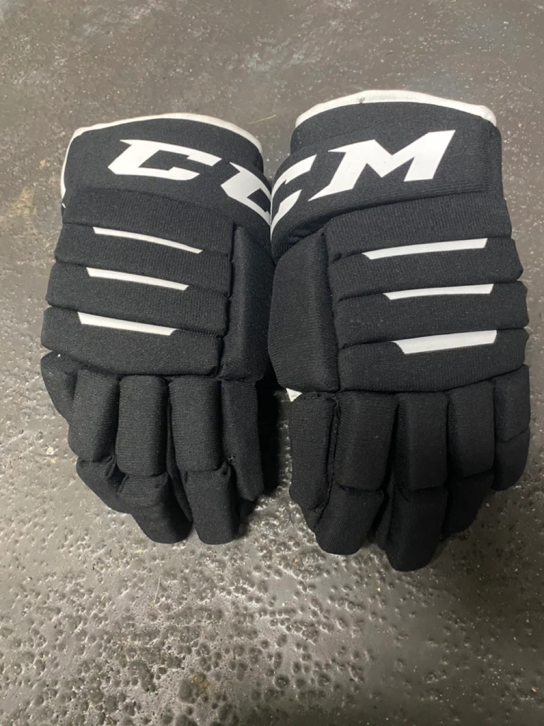 CCM Hockey Gloves - Size 15" / 38cm