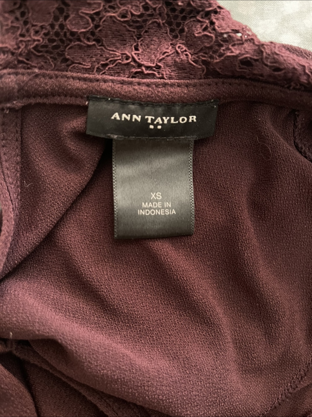Ann Taylor Burgundy Blouse - Size XS - photo 2