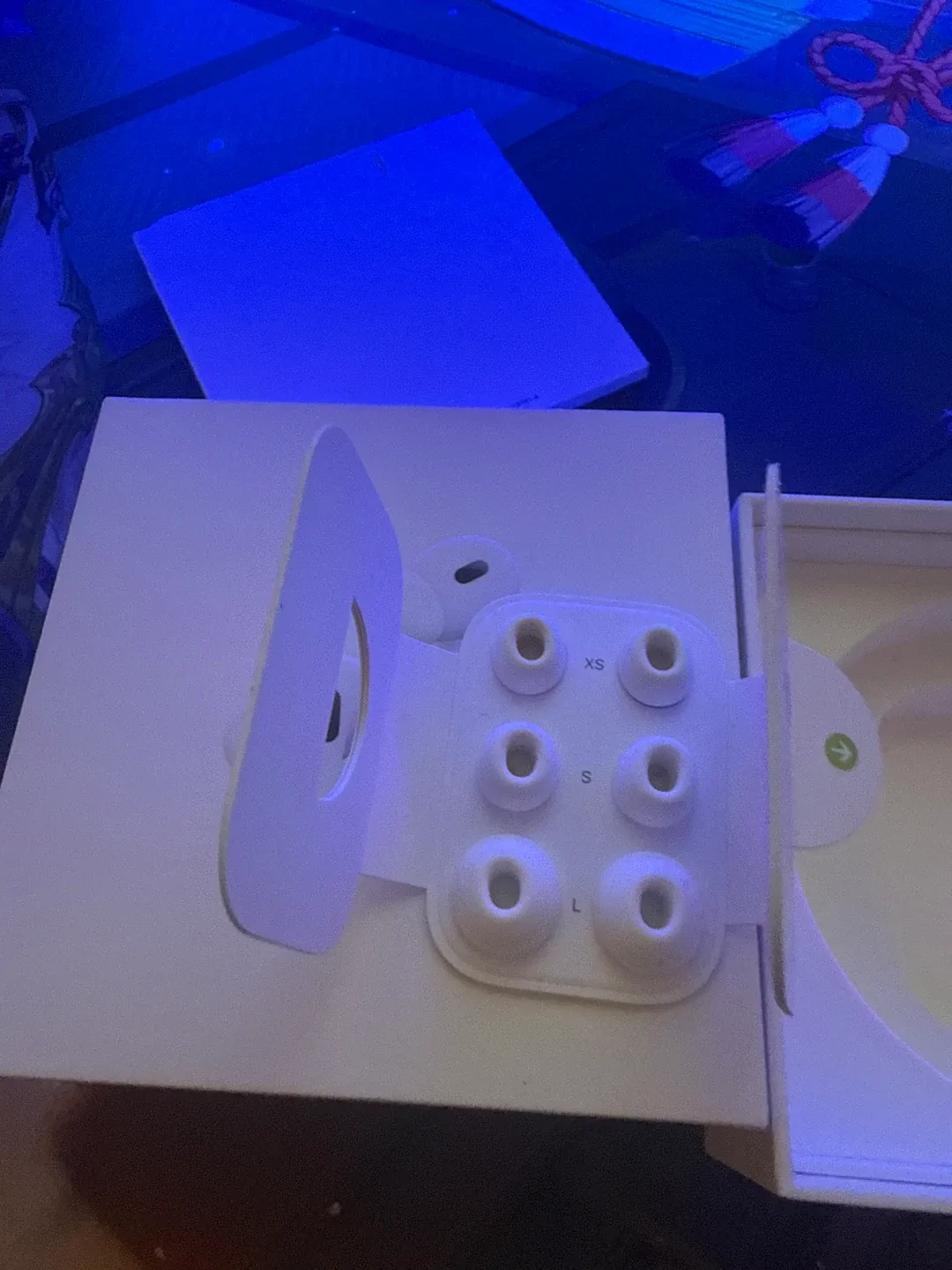 AirPods Pro 2nd Gen image indicator(5)