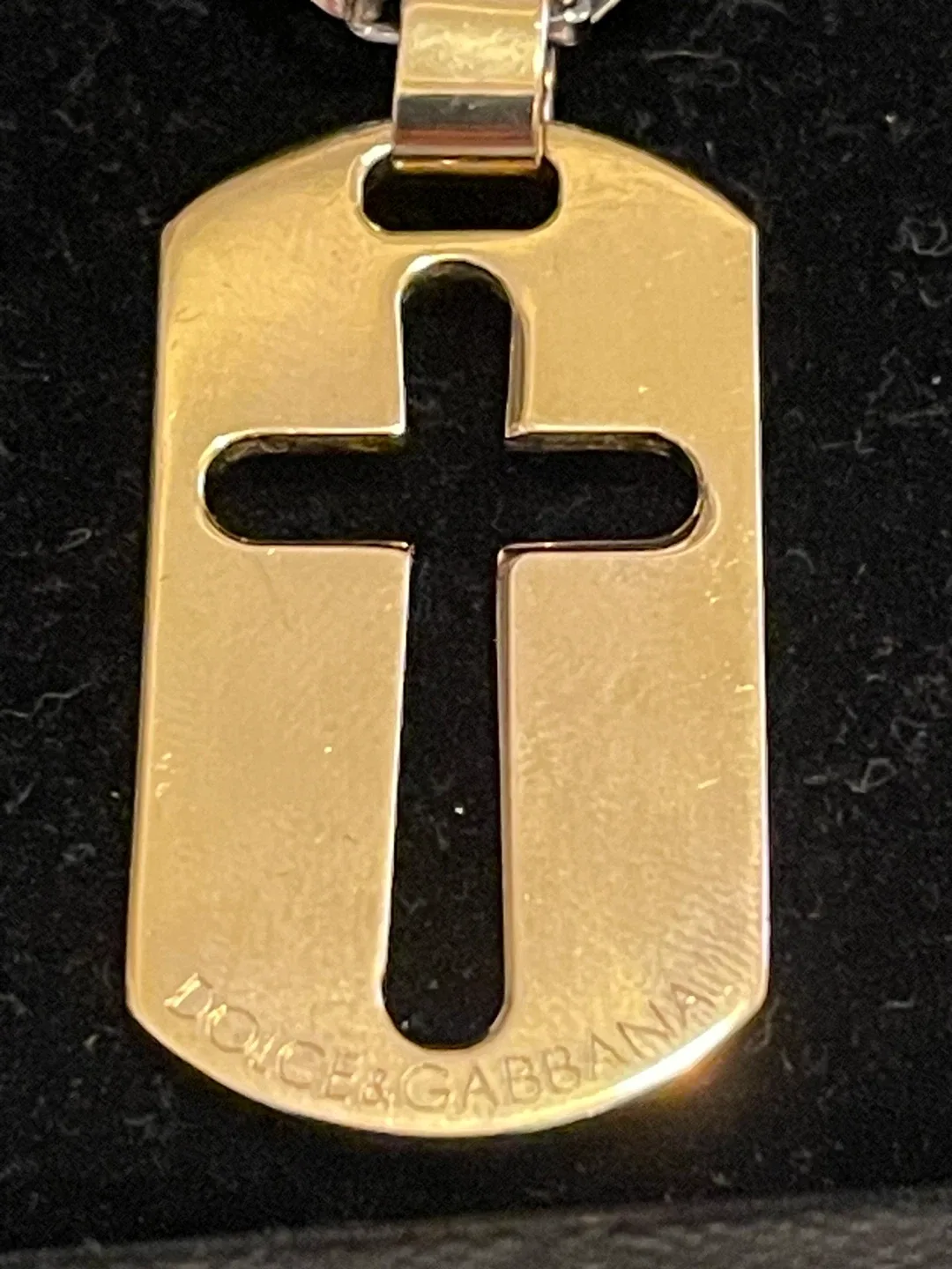 AUTHENTIC TWO-TONE D&G CROSS DOG TAG (UNISEX) image indicator(3)