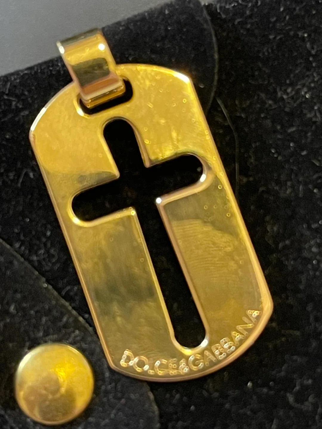 AUTHENTIC TWO-TONE D&G CROSS DOG TAG (UNISEX) image indicator(9)