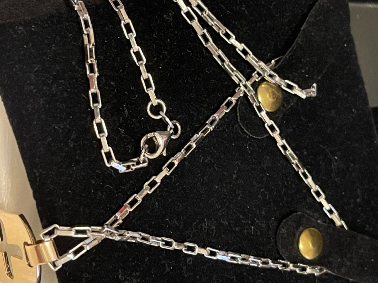 AUTHENTIC TWO-TONE D&G CROSS DOG TAG (UNISEX) image indicator(7)