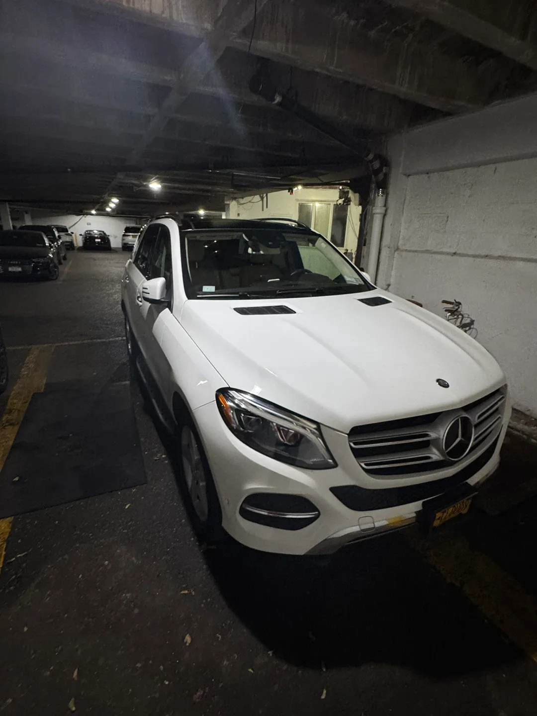 Mercedes-Benz GLE 350 4MATIC SUV thumbnail