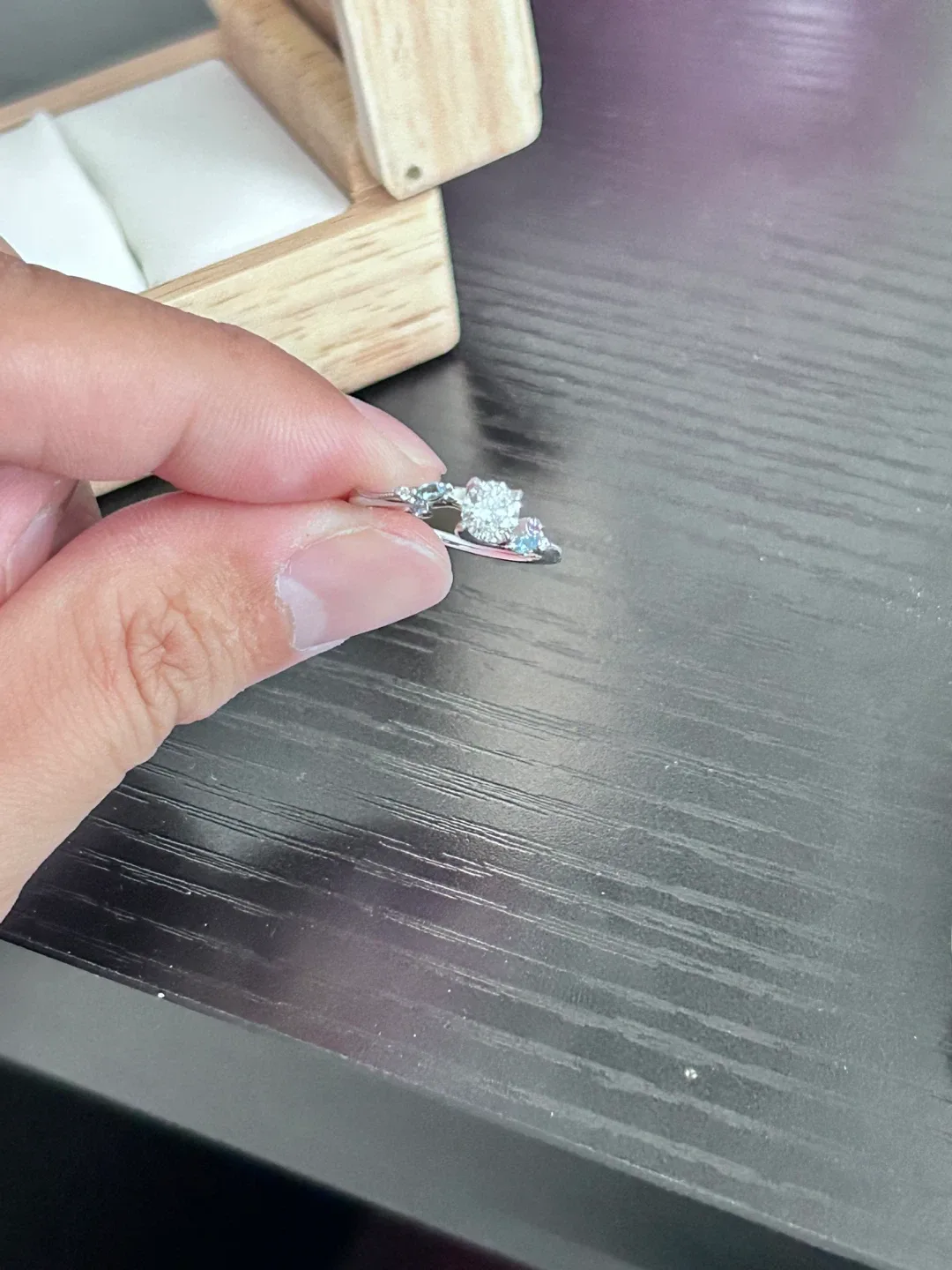 Engagement Diamond Ring - size 6 image indicator(4)