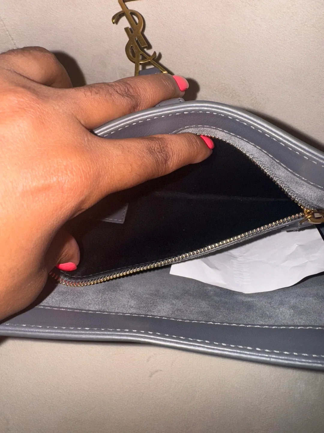 Saint Laurent Hobo Bag image indicator(5)