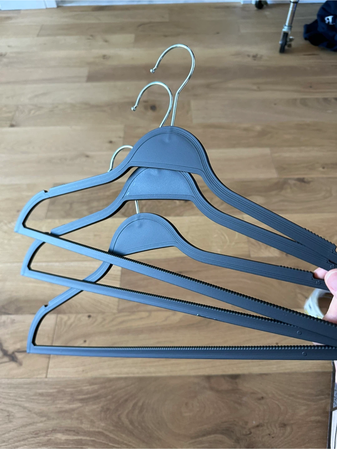 50pk Rubberized Black Hangers