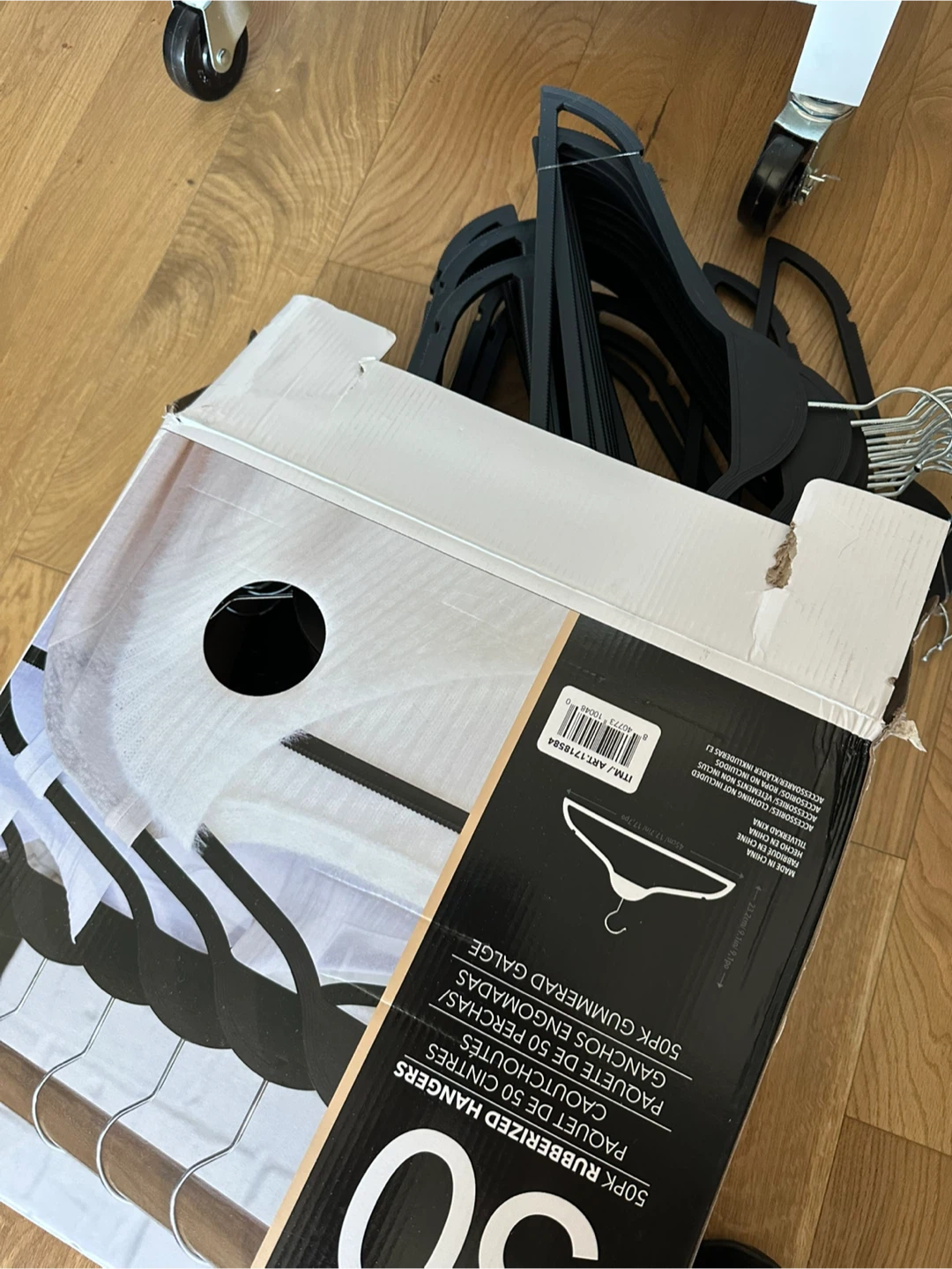 50pk Rubberized Black Hangers - photo 5