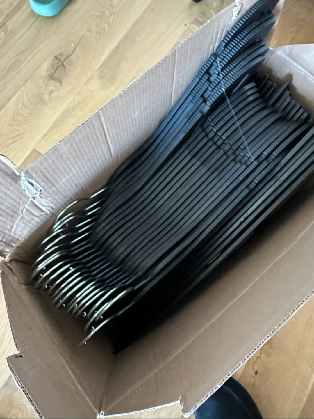 50pk Rubberized Black Hangers - photo 3