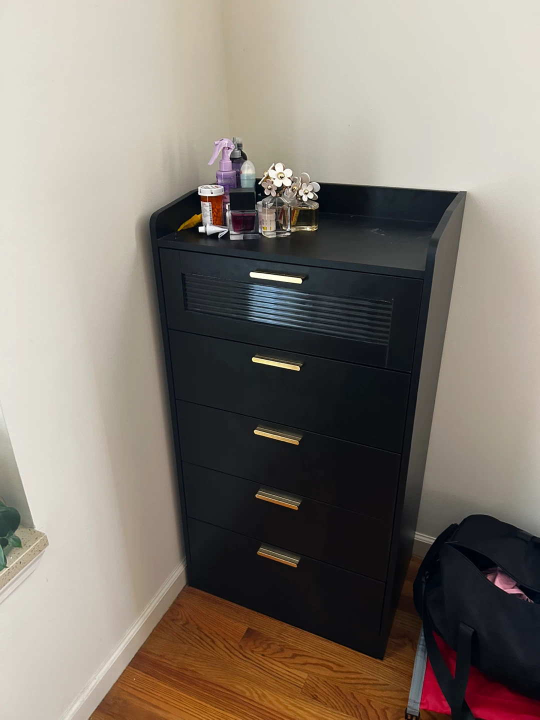 Black 5-Drawer Chest Dresser