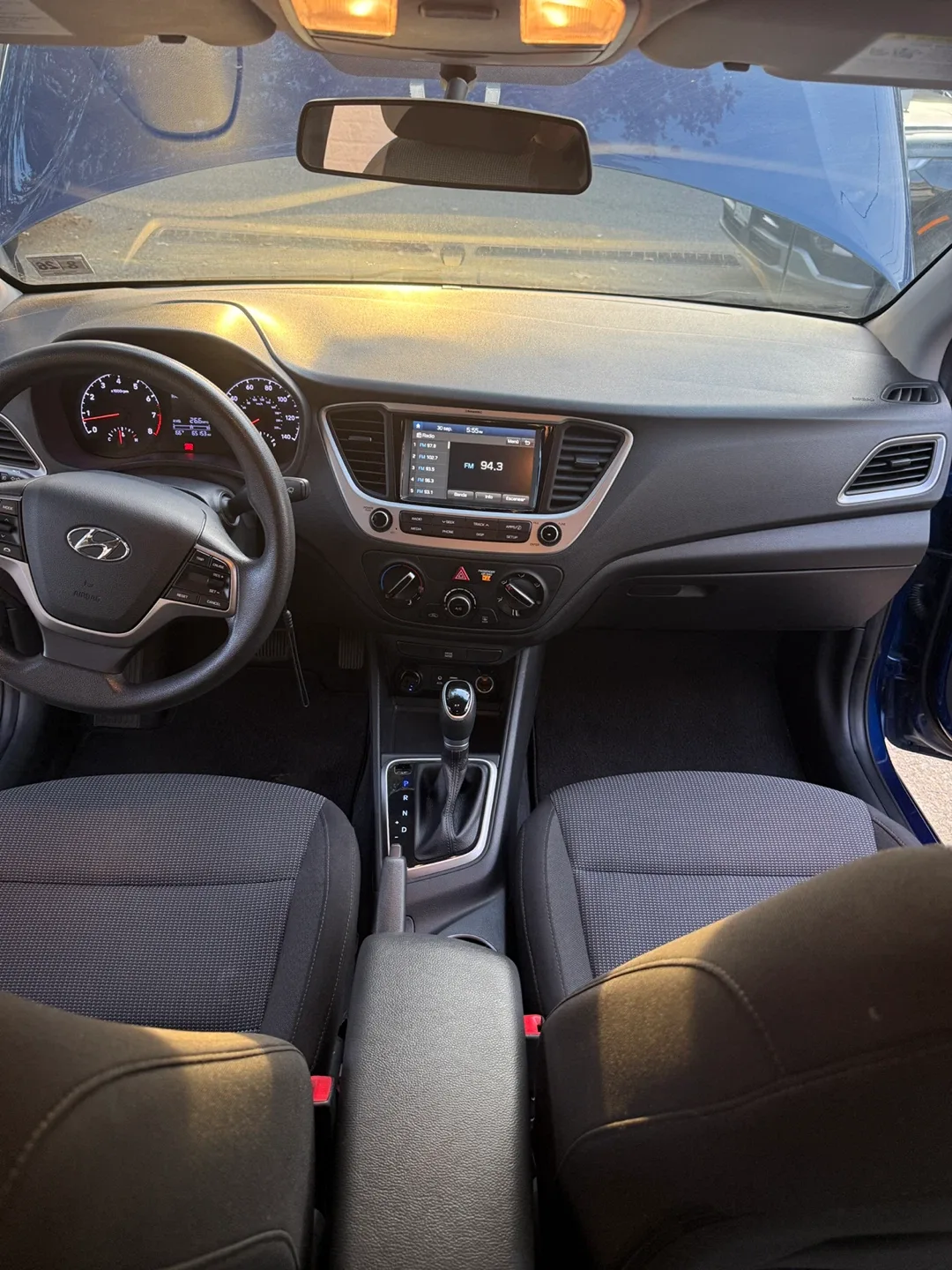 Hyundai Accent - Blue Sedan image indicator(4)