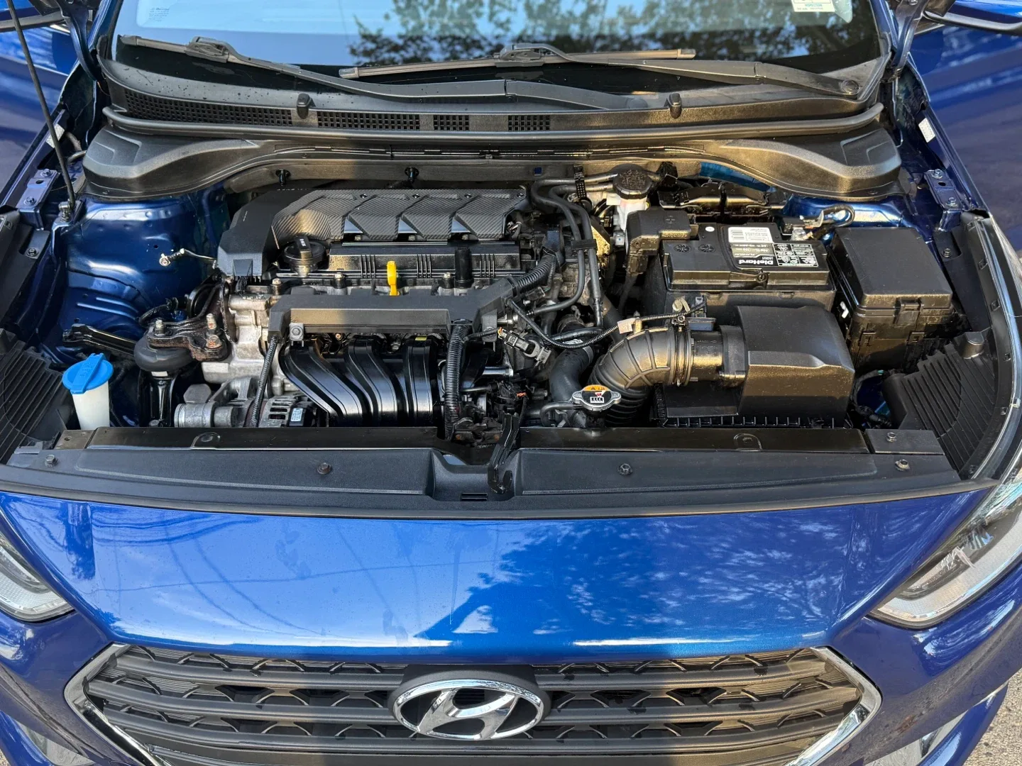 Hyundai Accent - Blue Sedan image indicator(2)