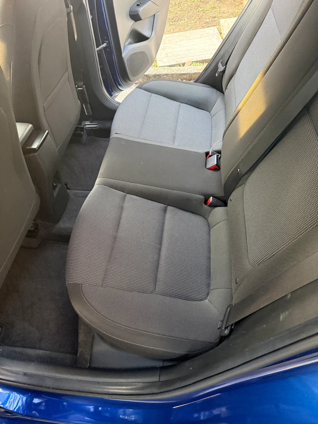 Hyundai Accent - Blue Sedan image indicator(7)