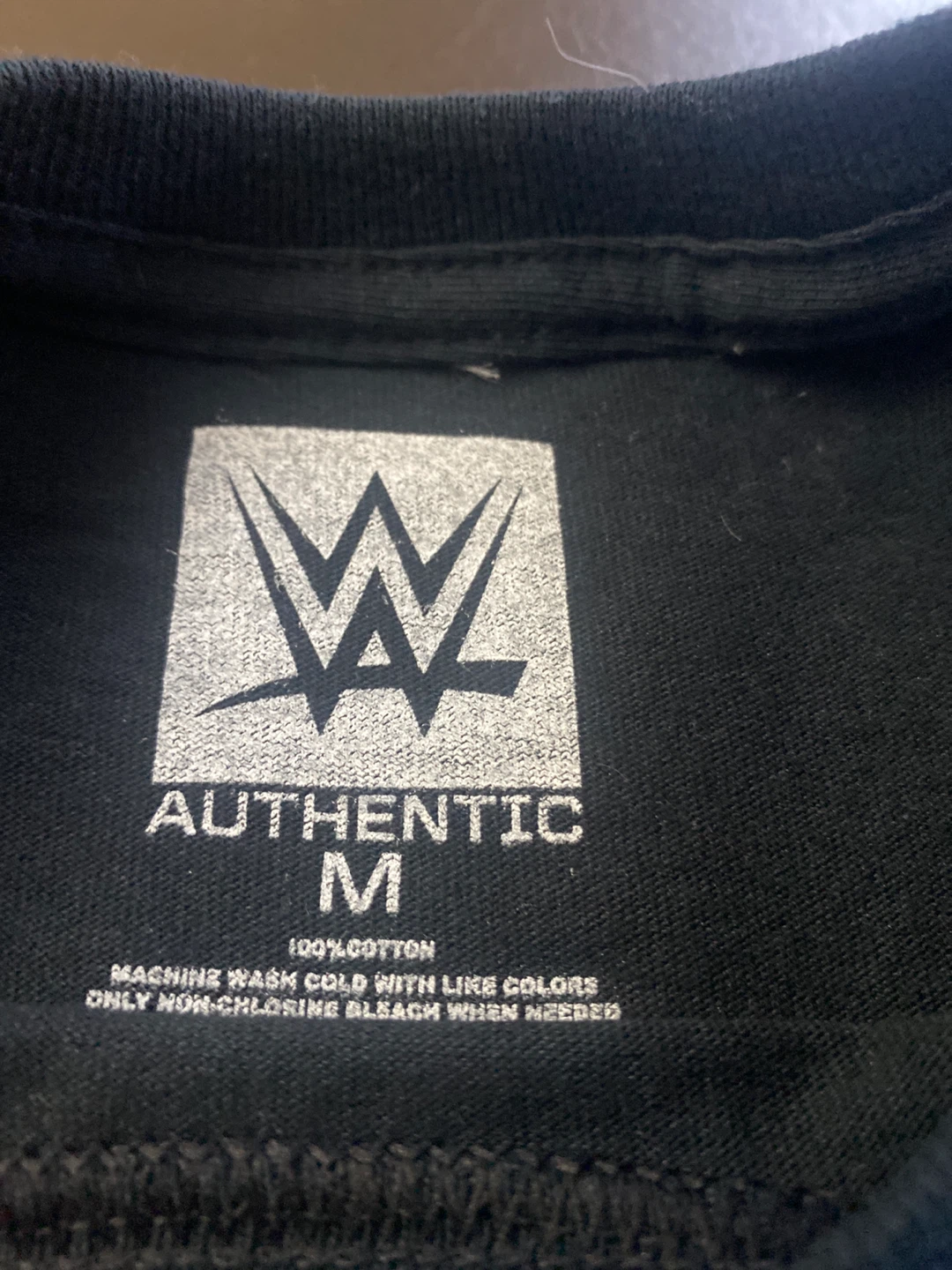 WWE Authentic Black T-Shirt - Size M - photo 3