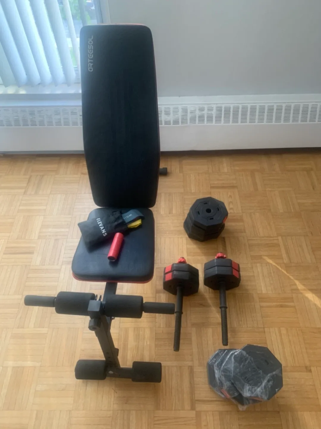 ORTEESOL Weight Bench with Dumbbells & Resistance Bands image indicator(3)