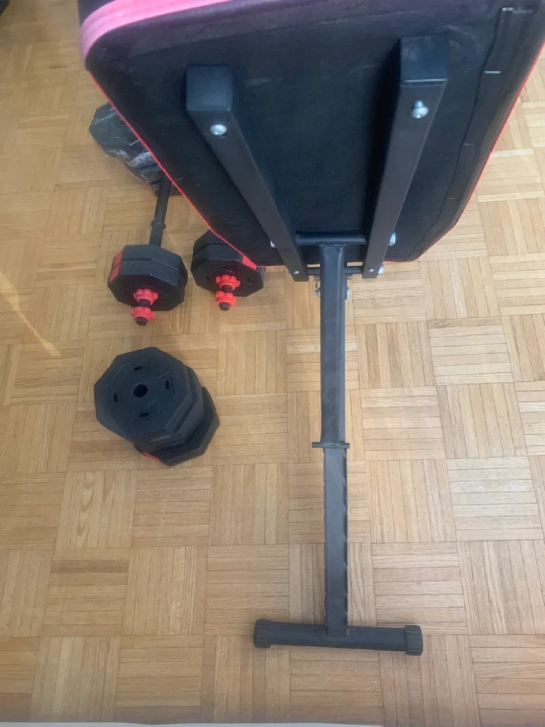 ORTEESOL Weight Bench with Dumbbells & Resistance Bands image indicator(4)