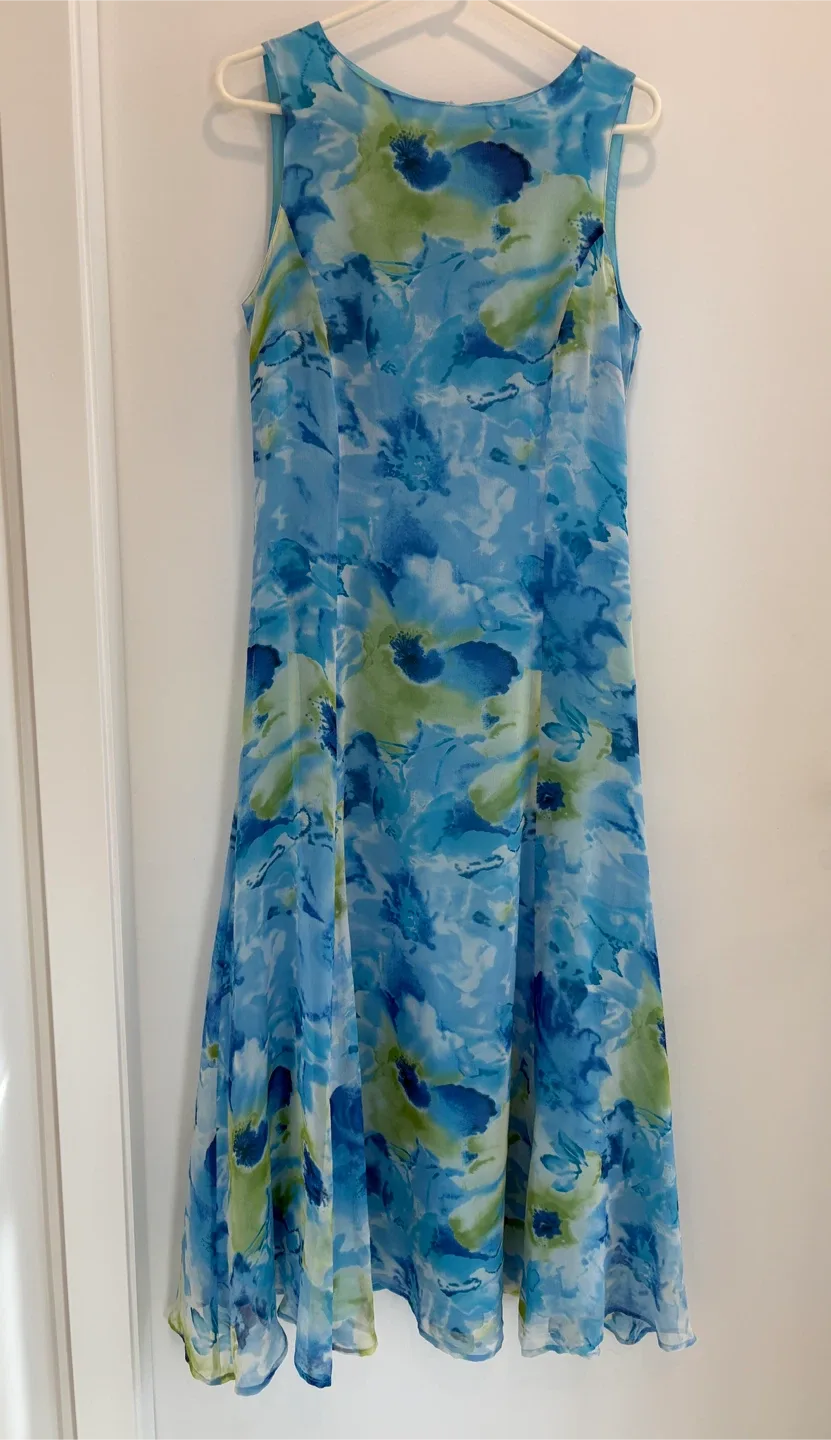 100% silk dress light and flowy Size Large thumbnail