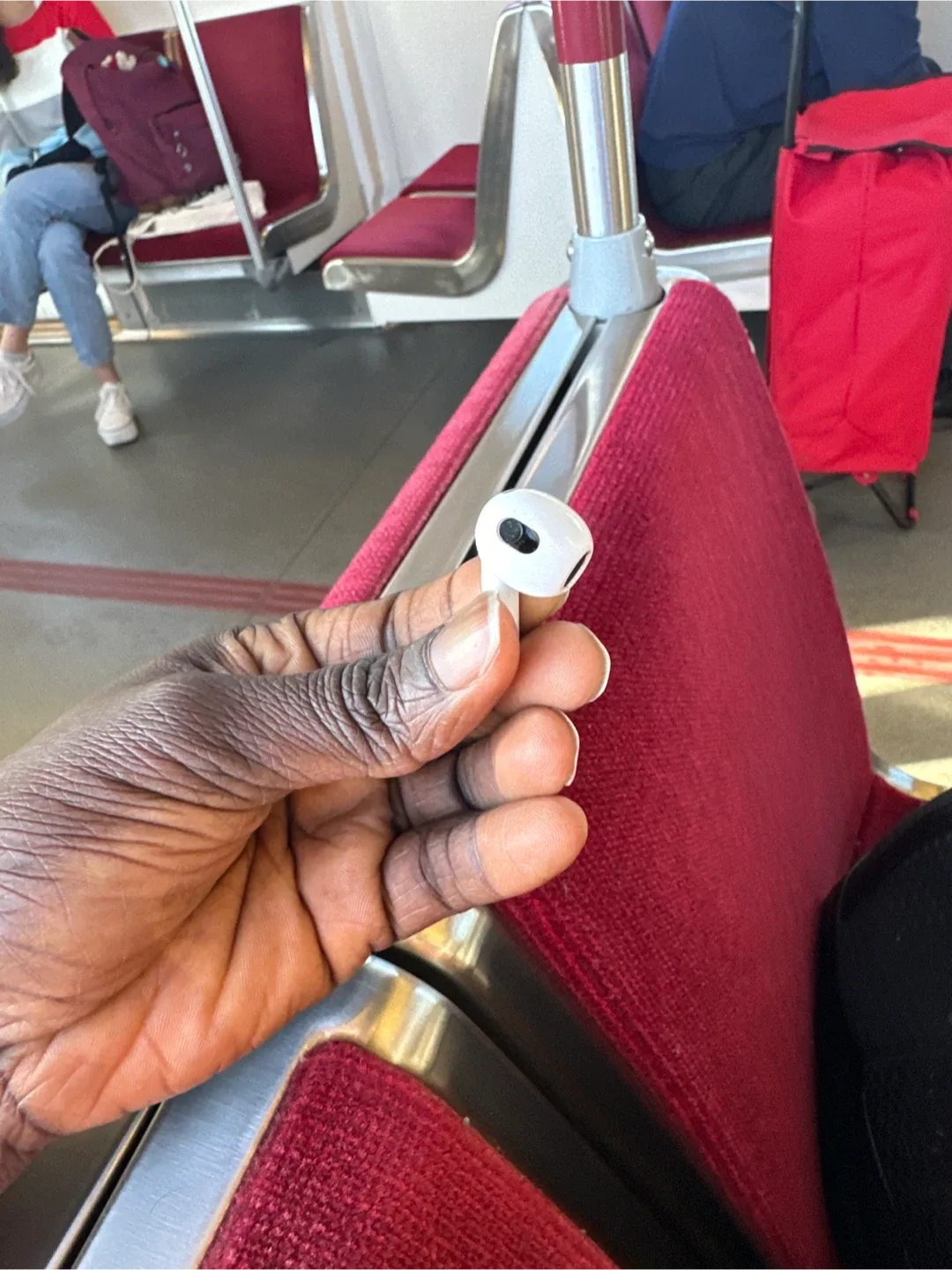 AirPods 3 image indicator(2)