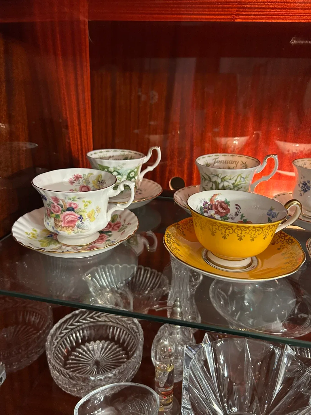 Vintage Royal Albert Teacup & Saucer Set thumbnail