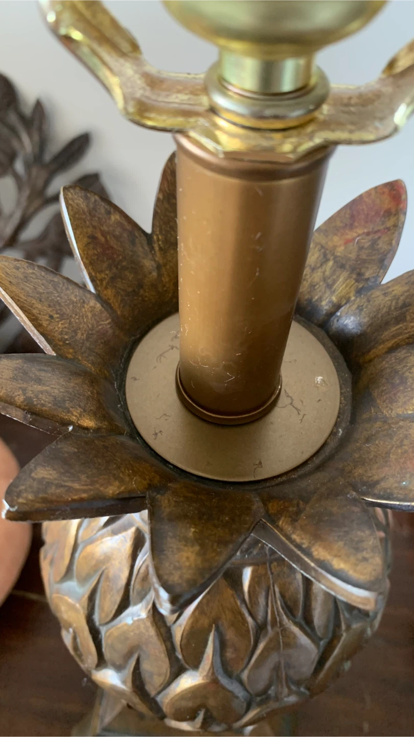 Vintage and Unique Pineapple Table Lamp - photo 2