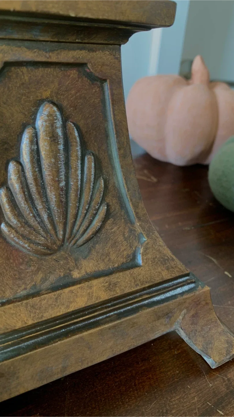 Vintage and Unique Pineapple Table Lamp image indicator(4)