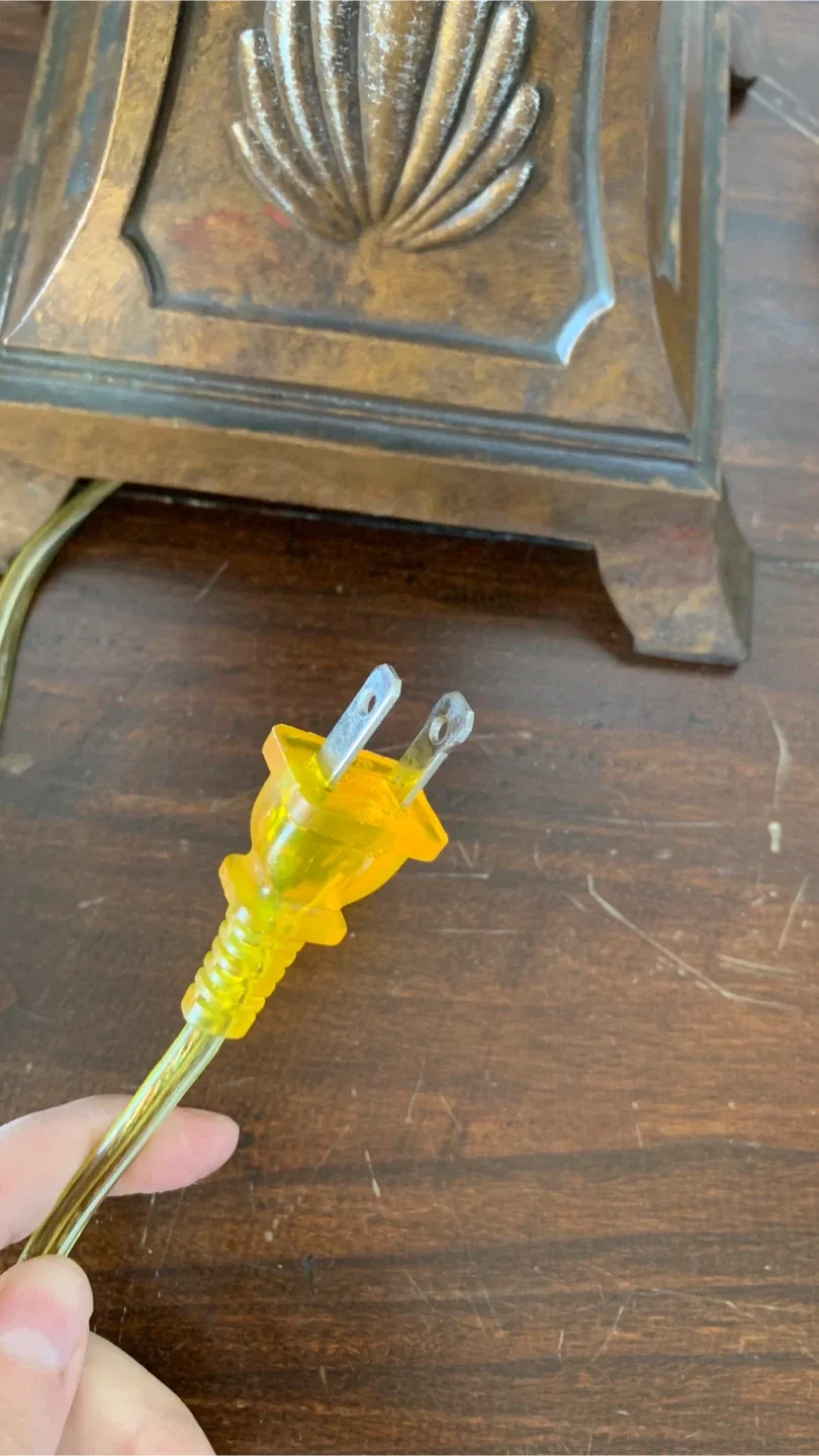 Vintage and Unique Pineapple Table Lamp image indicator(9)