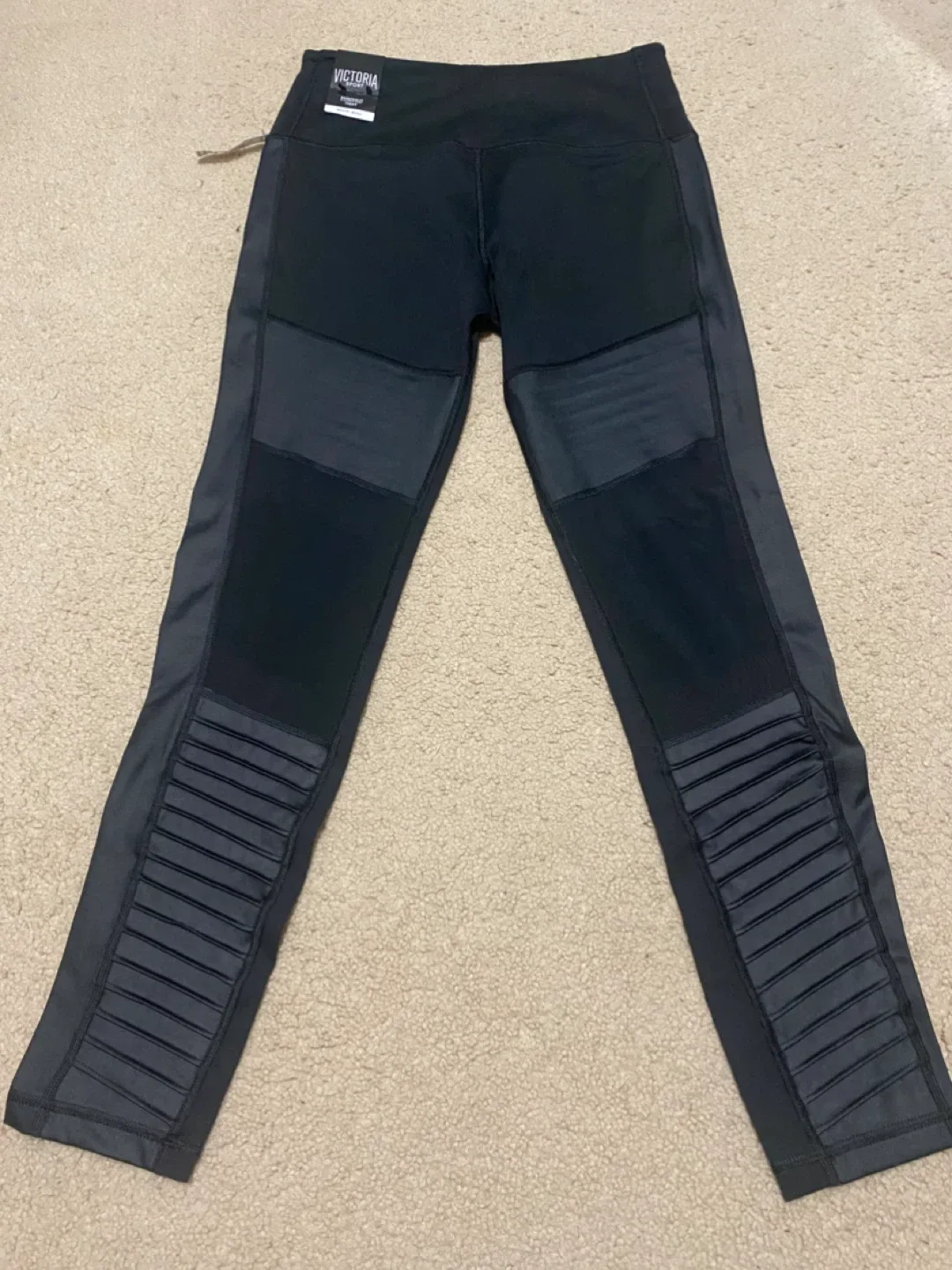 Victoria sports leggings thumbnail