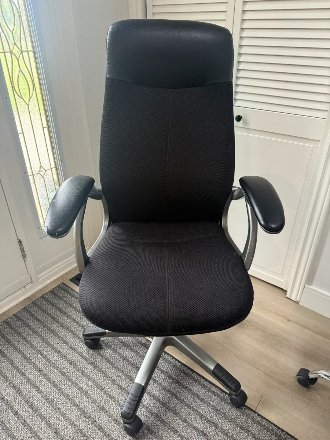 Black Office Chair image indicator(2)