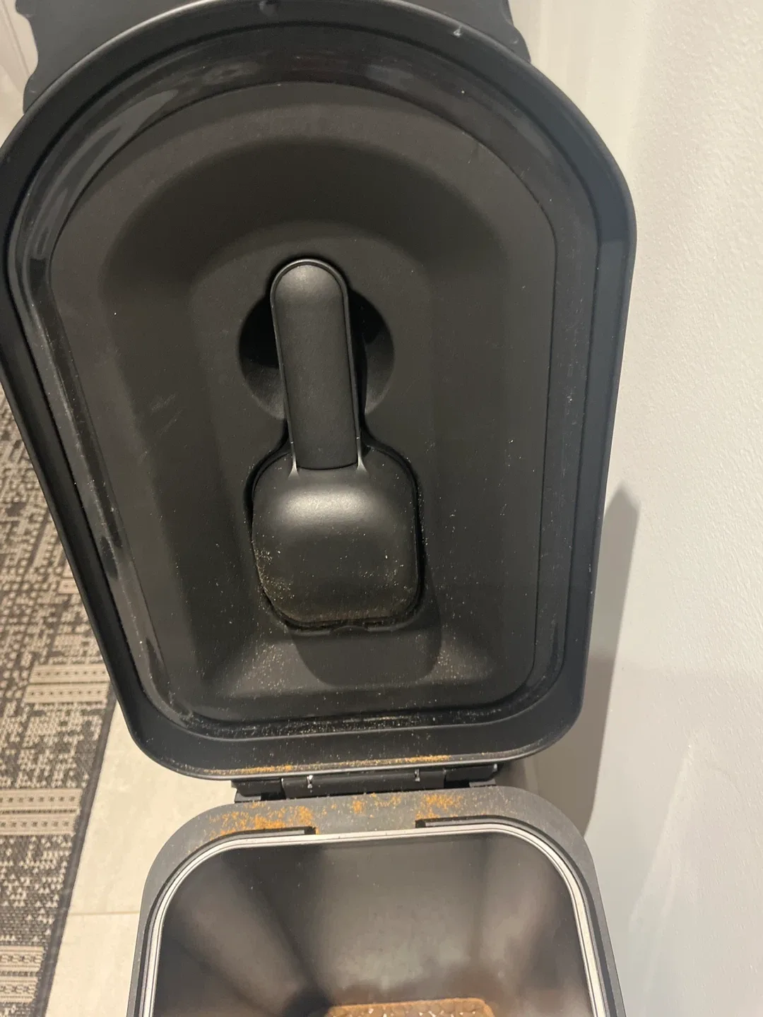 Simplehuman Pet Food Storage Can - Black image indicator(3)