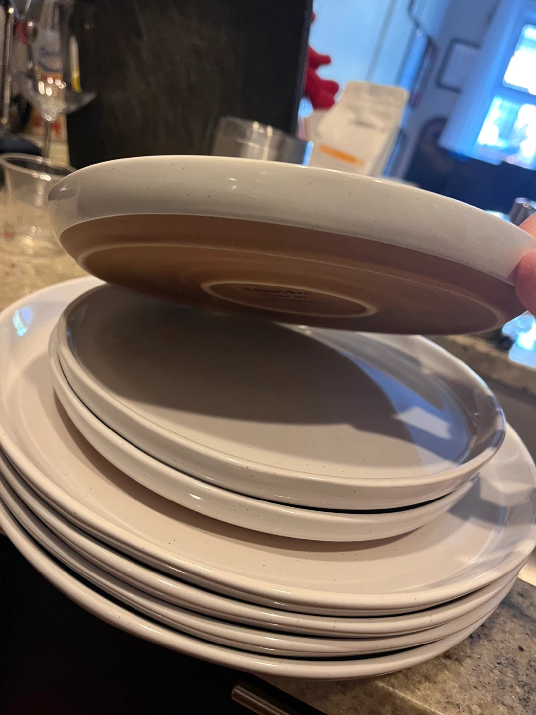 AmorArc Plates and Bowls Set (12 pieces) Retails $90 - photo 3