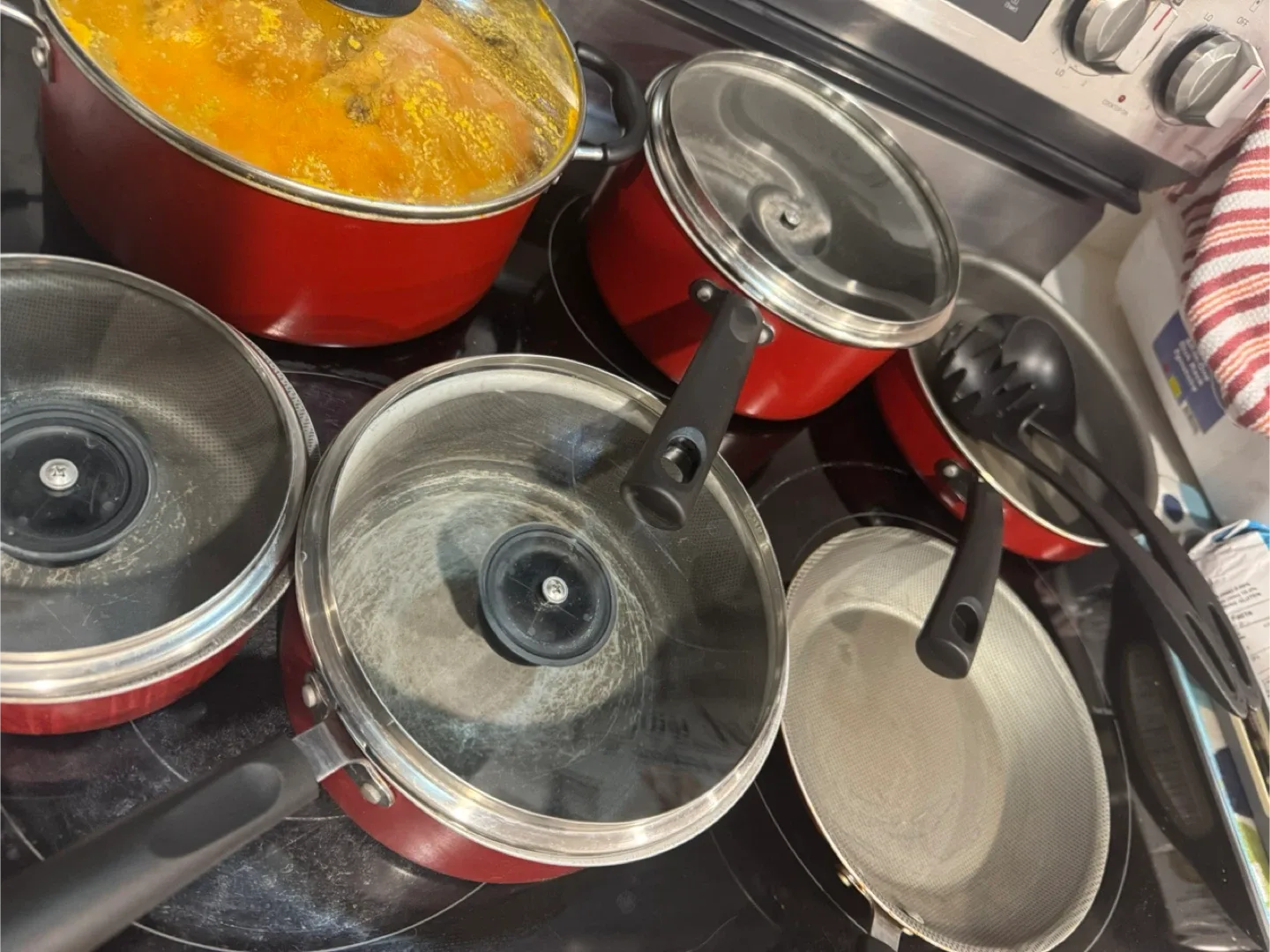 Red Pots and Pans Set image indicator(3)