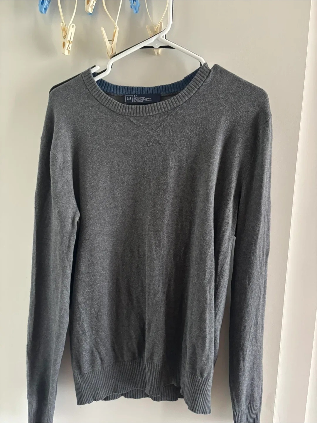 Gap sweater size S thumbnail