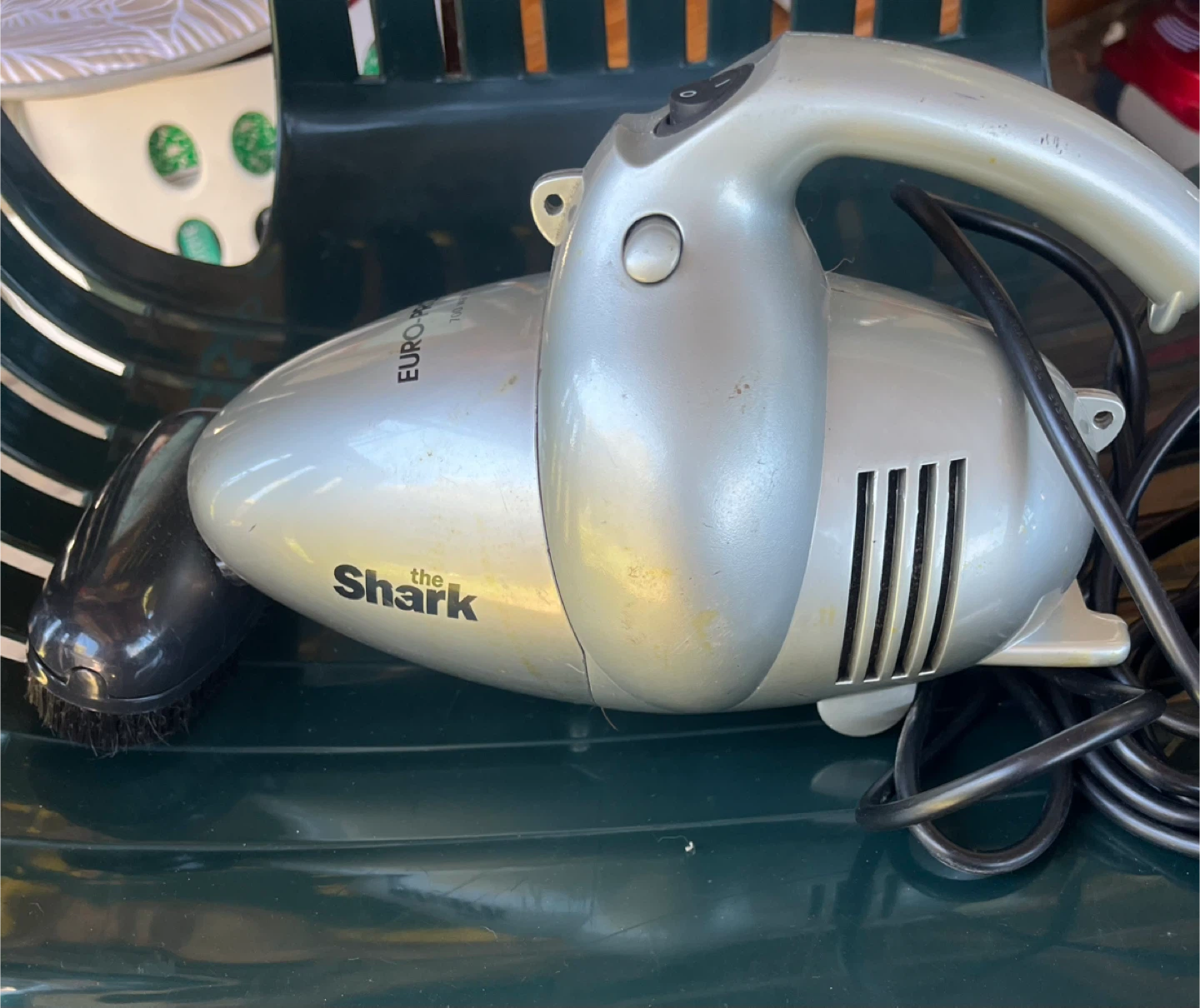 Euro-Pro Shark EP033 Handheld Vacuum - photo 2