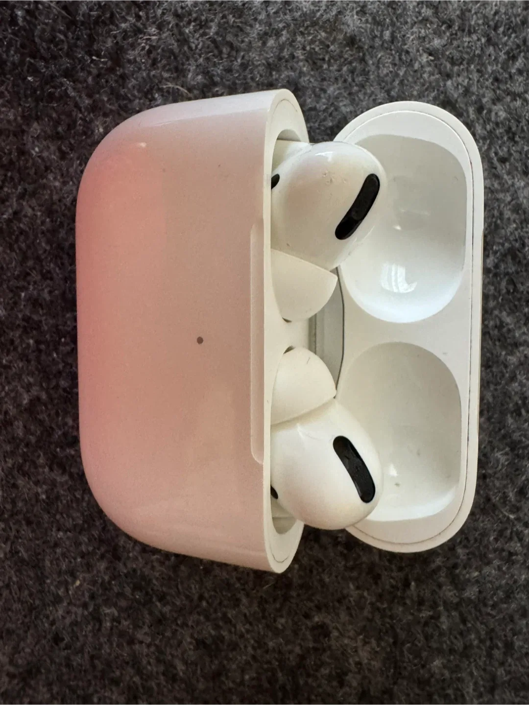 Apple AirPods Pro image indicator(2)