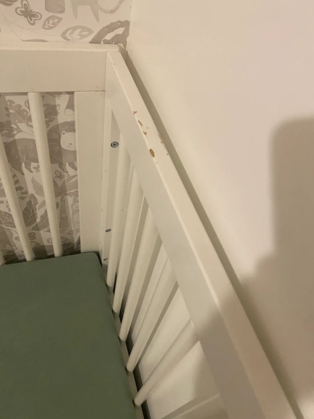 White Baby Crib image indicator(3)