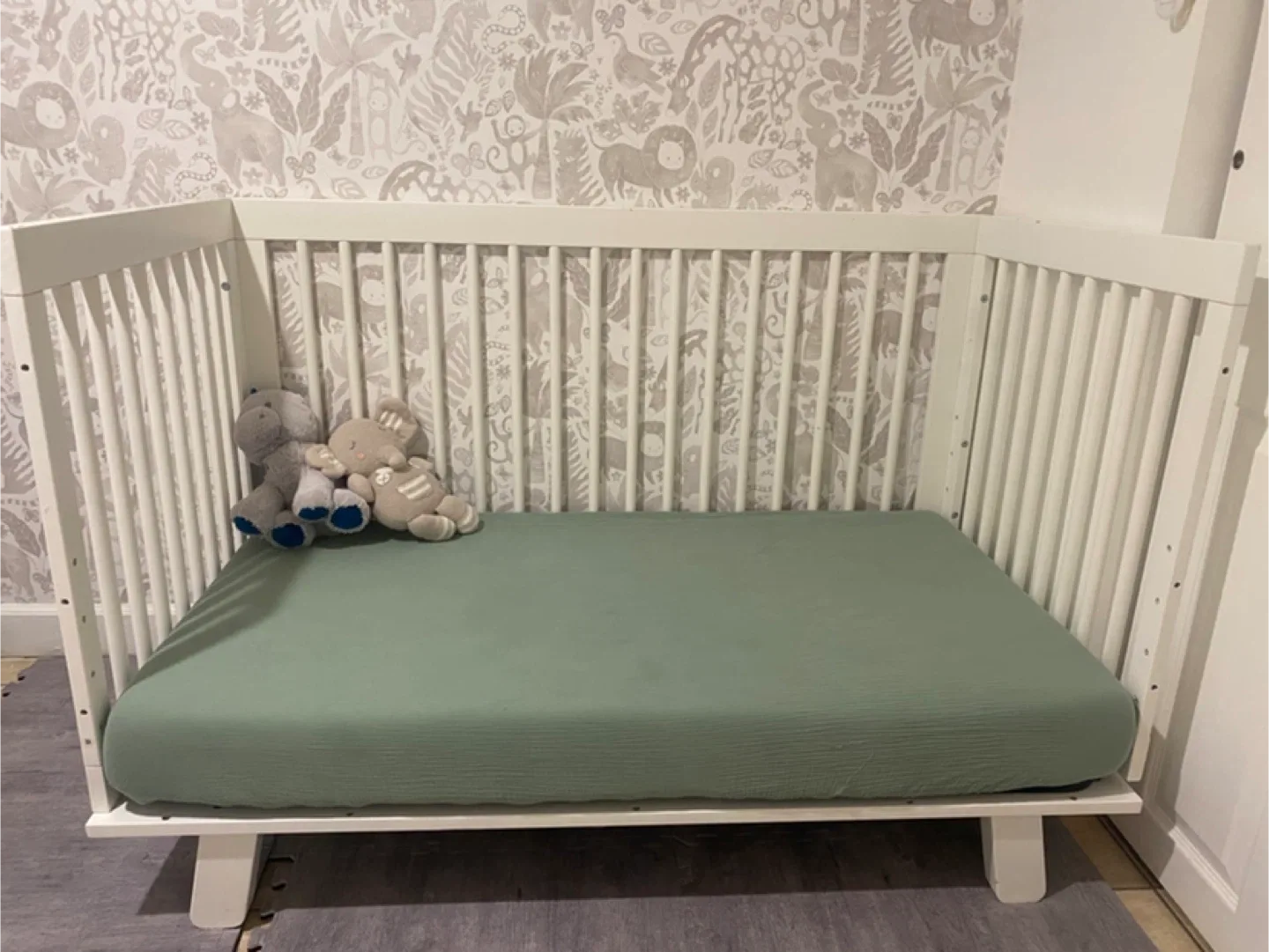 White Baby Crib image indicator(2)