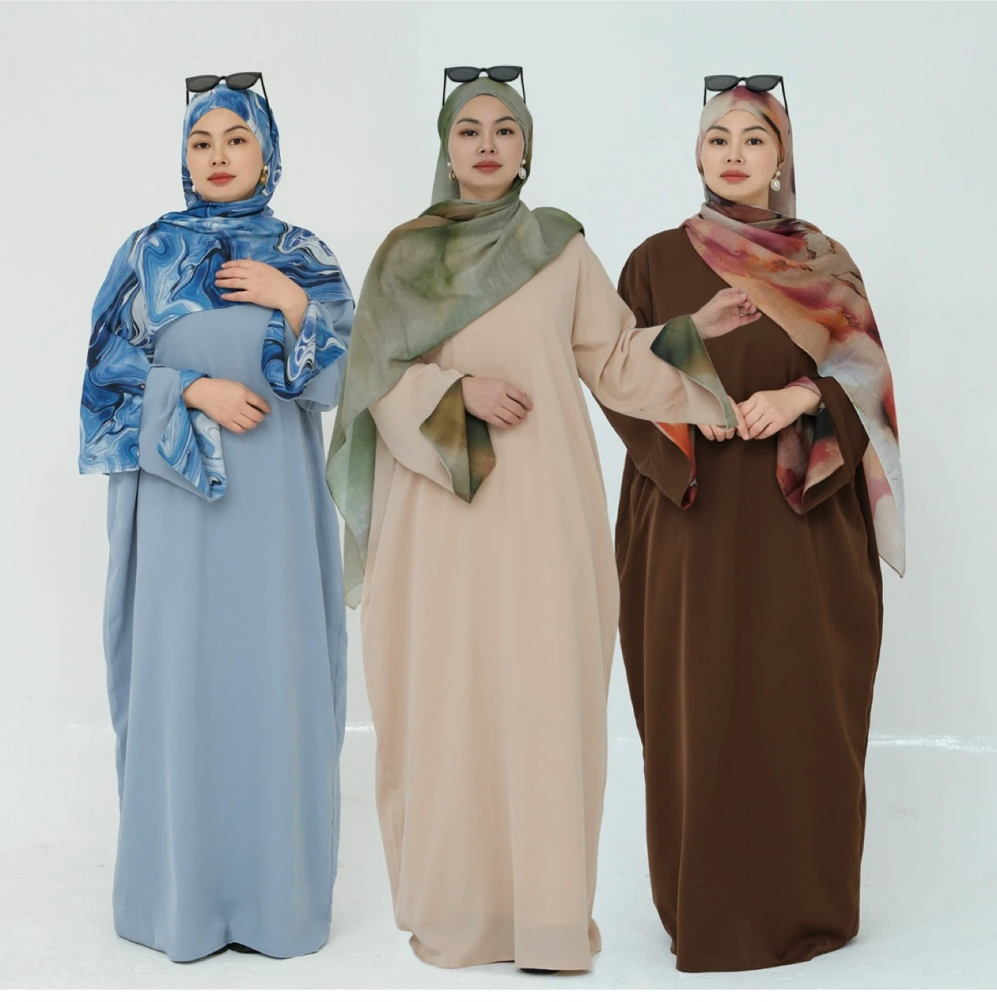 Printed abaya with matching modal hijab - photo 3