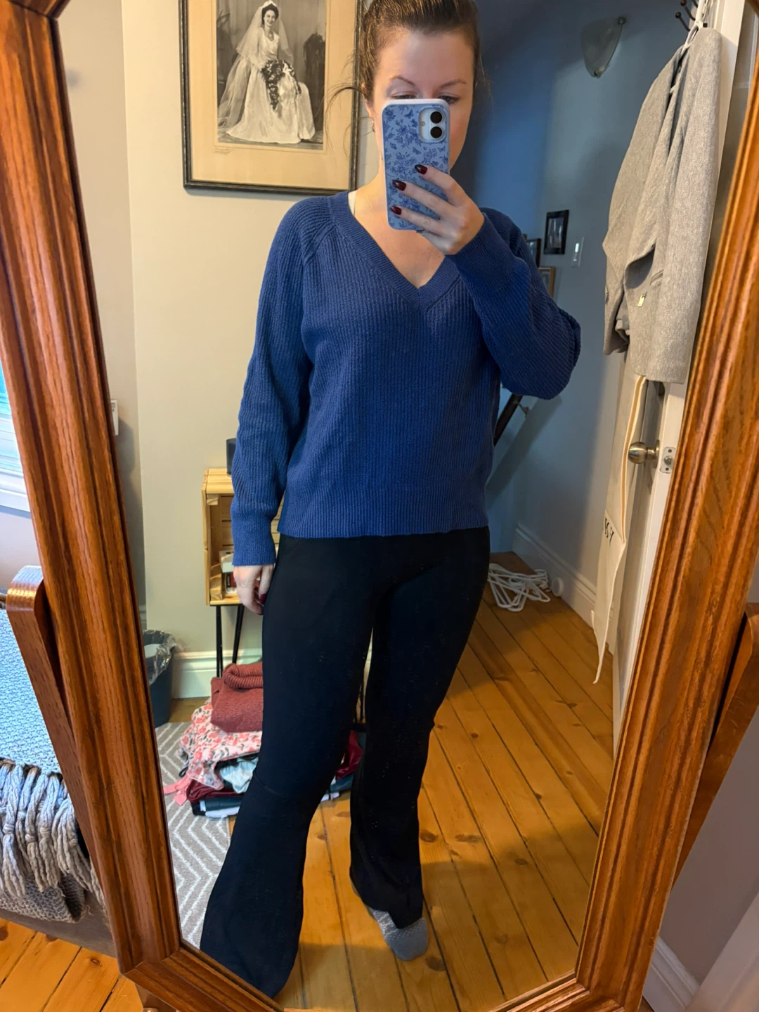 Old Navy Blue V-Neck Sweater - XS