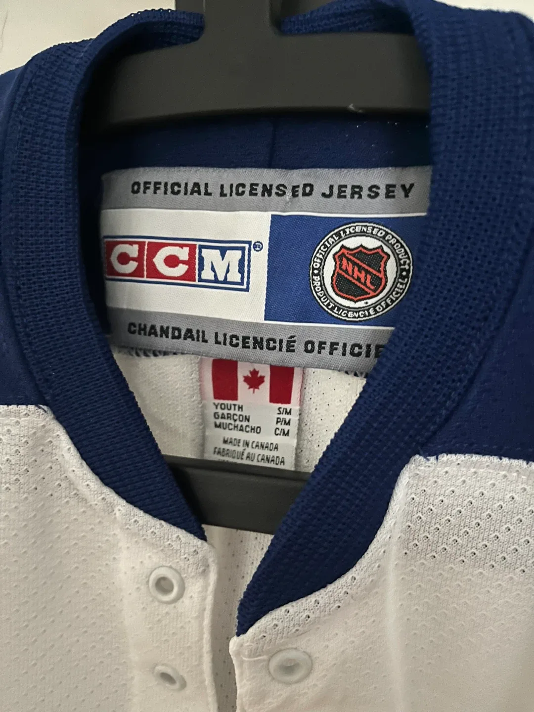 CCM Toronto Maple Leafs Youth Jersey - Size S/M image indicator(3)